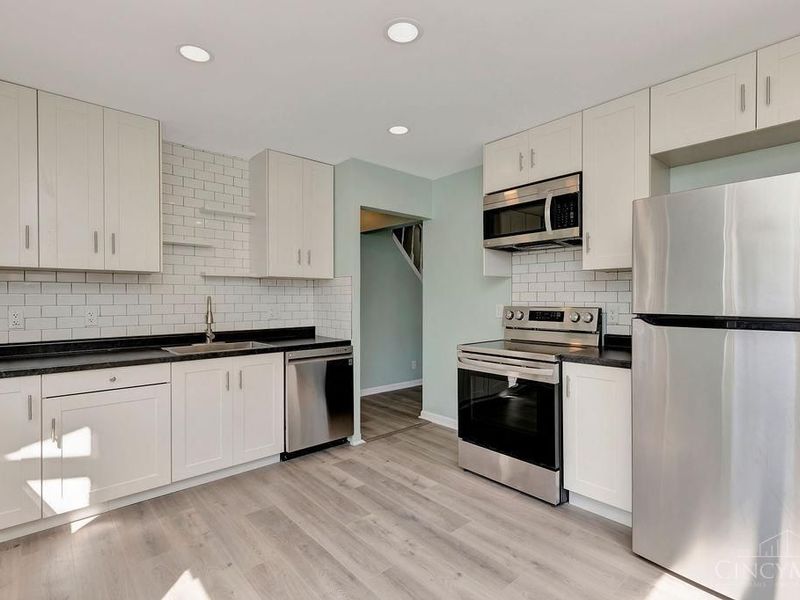 3041 Crestmoor Lane, Green Township, OH 45238 Photo 14