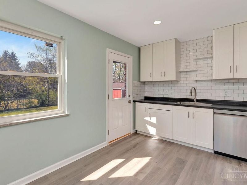 3041 Crestmoor Lane, Green Township, OH 45238 Photo 15