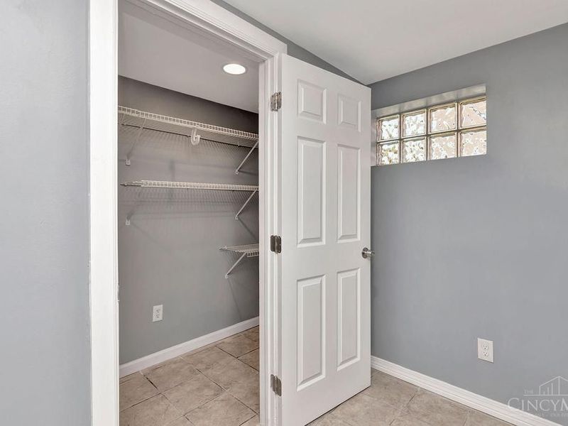 3041 Crestmoor Lane, Green Township, OH 45238 Photo 24