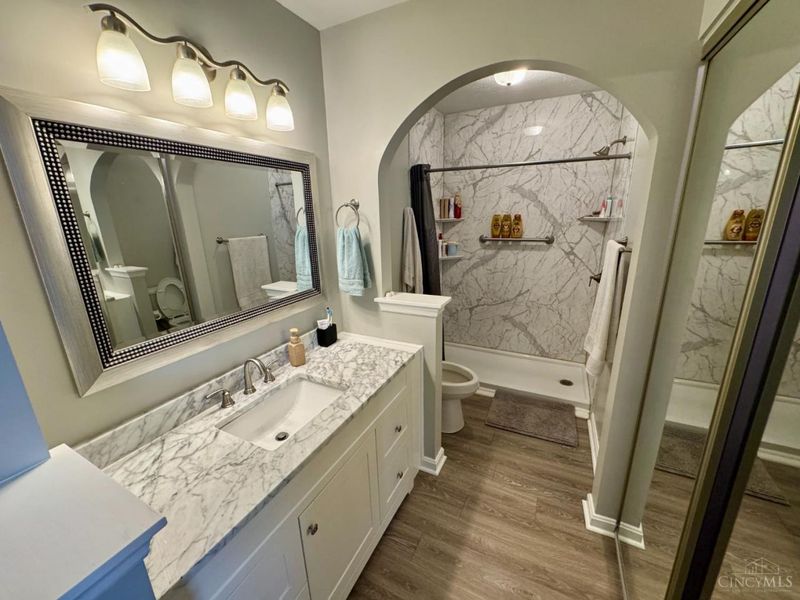 241 Queens Crossing, Centerville, OH 45458 Photo 13