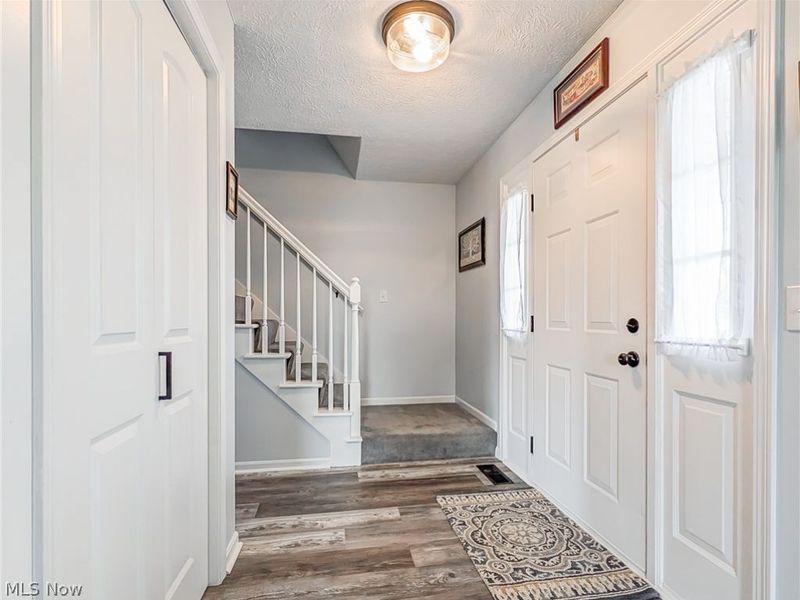 812 Joel Circle , Louisville, OH 44641 Photo 11