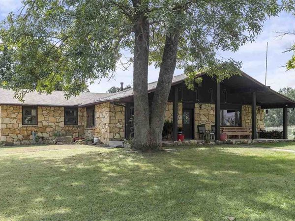 251 S 8 Mile Road, Ponca City, OK 74604