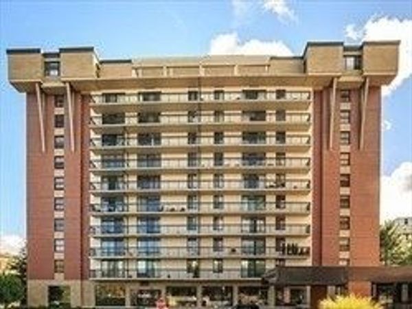 60 Longwood Ave, Unit 806, Brookline, MA 02446