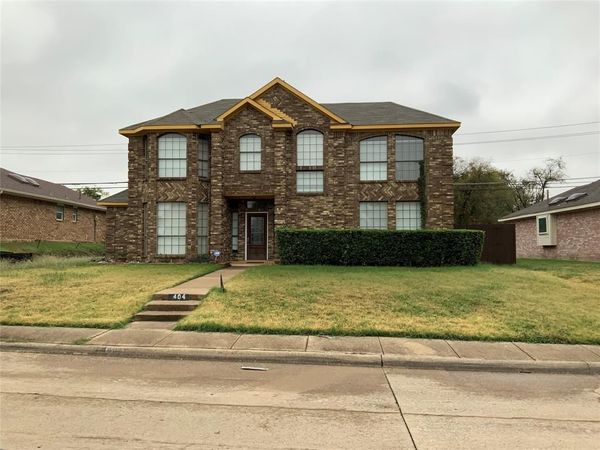 404 Saddle Head Drive, DeSoto, TX 75115