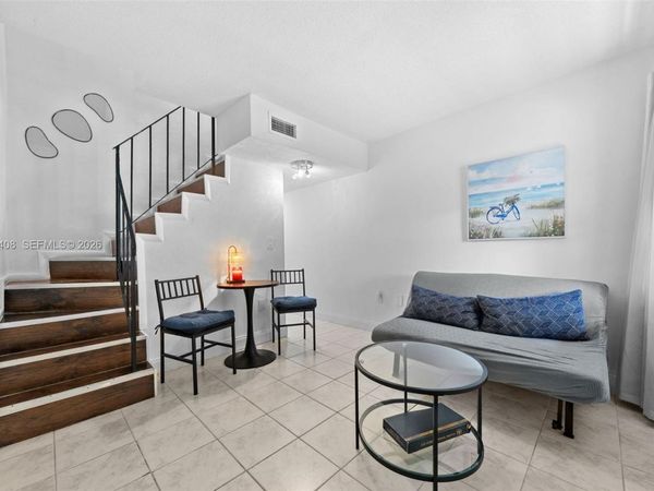 515 SW 3rd St , Unit 6, Miami, FL 33130