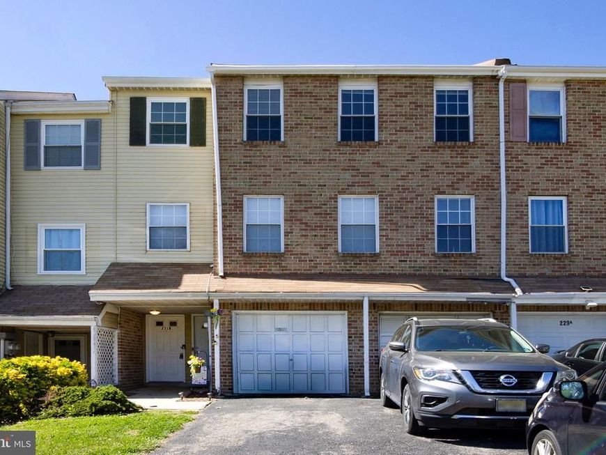 231 B Willow Turn, Mount Laurel, NJ 08054 Main Photo