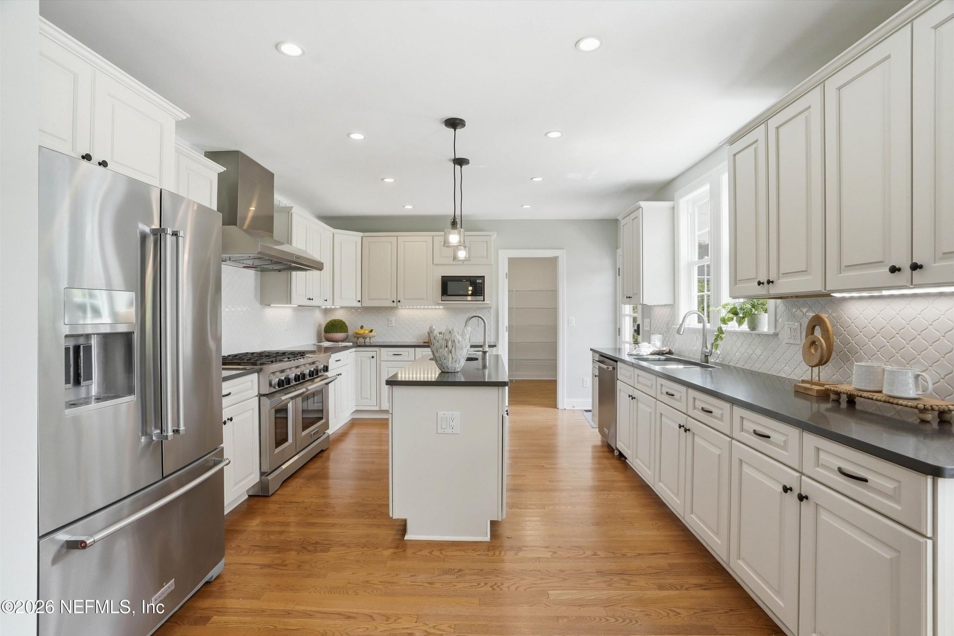 1052 Holly Lane, Jacksonville, FL 32207 Photo