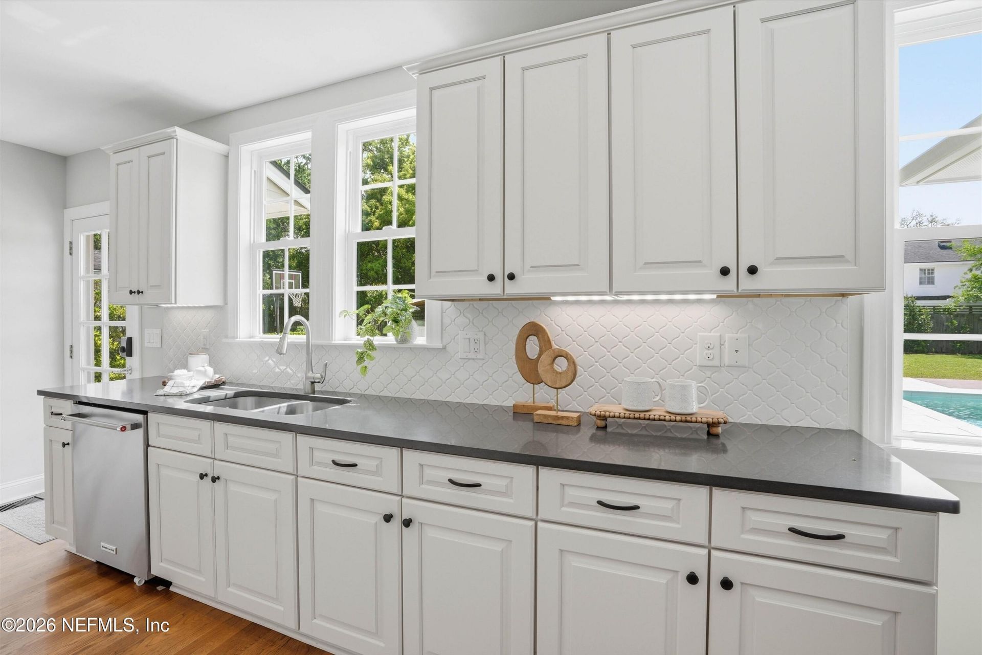 1052 Holly Lane, Jacksonville, FL 32207 Photo