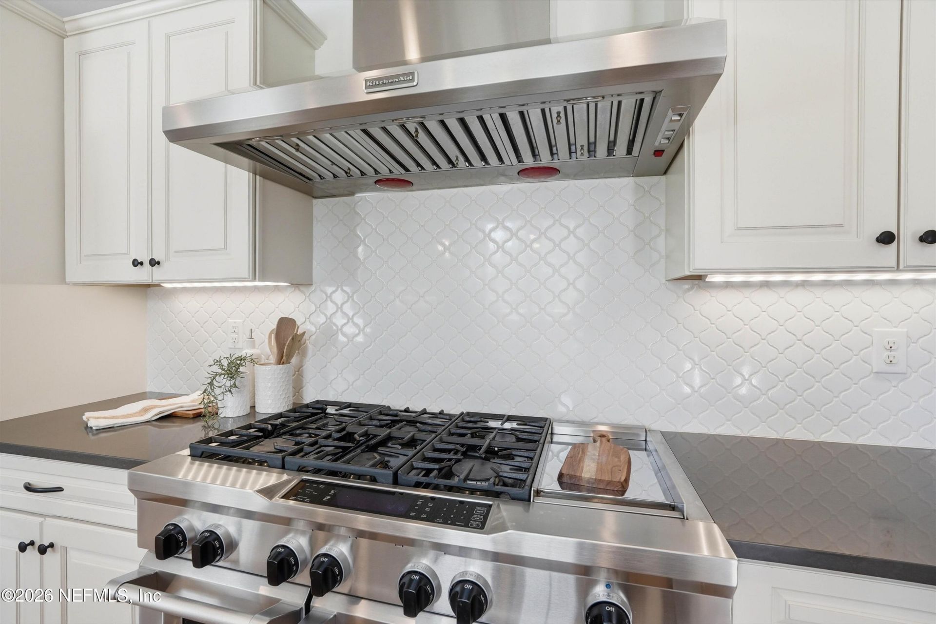 1052 Holly Lane, Jacksonville, FL 32207 Photo