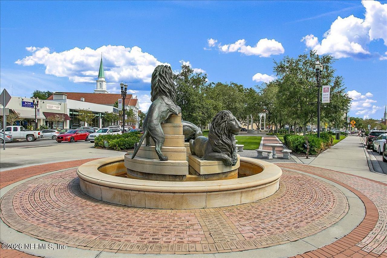 1052 Holly Lane, Jacksonville, FL 32207 Photo