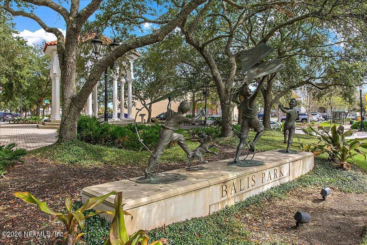 1052 Holly Lane, Jacksonville, FL 32207 Photo