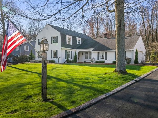 4670 Pine Cone Dr, Hermitage, PA 16148