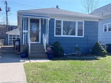480 W Hazeltine Avenue , Buffalo, NY 14217