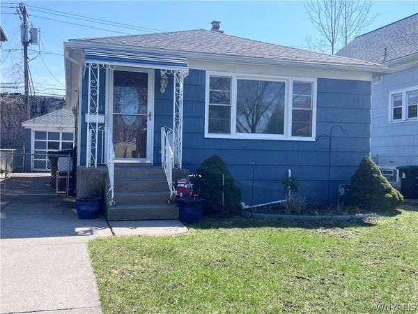 480 W Hazeltine Avenue , Buffalo, NY 14217