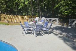 532 Rose Sharon Drive photo 4