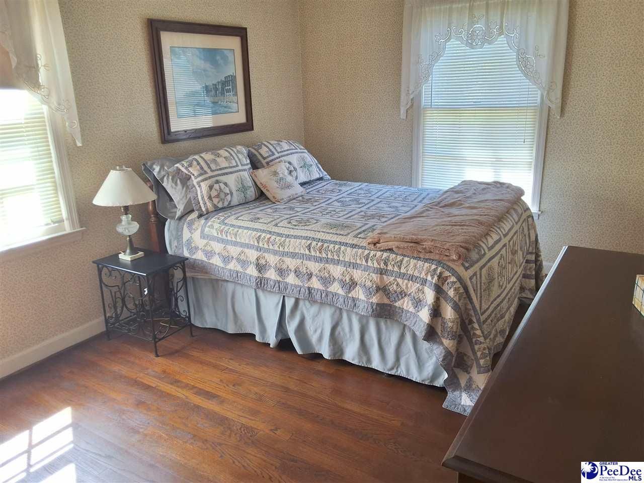 961 Clarendon Ave Photo 13