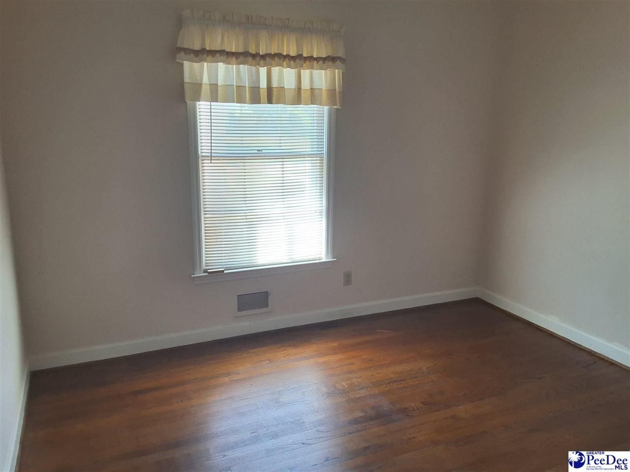 961 Clarendon Ave Photo 14