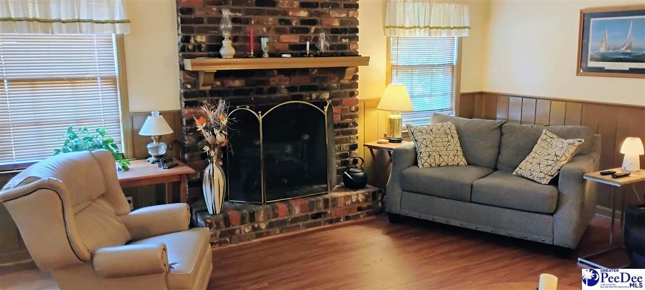 961 Clarendon Ave Photo 17