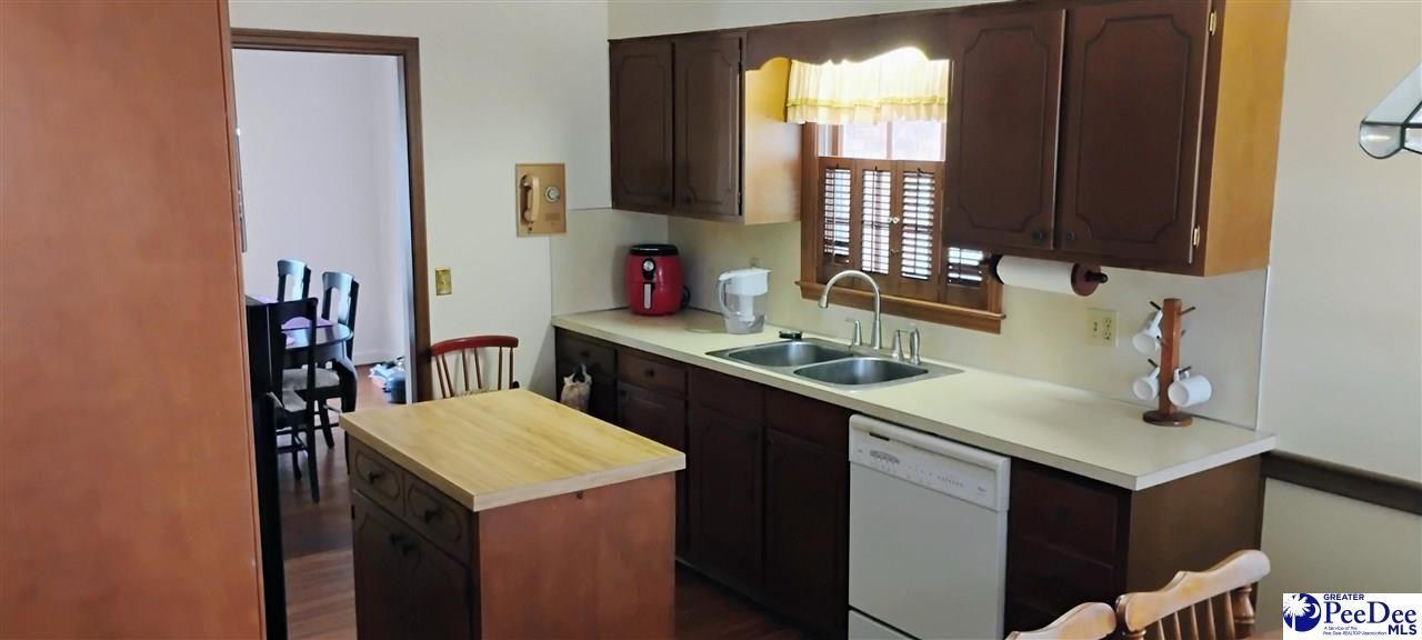 961 Clarendon Ave Photo 19