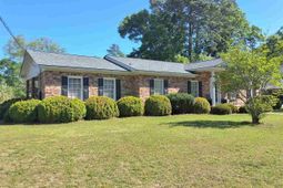 961 Clarendon Ave photo 4