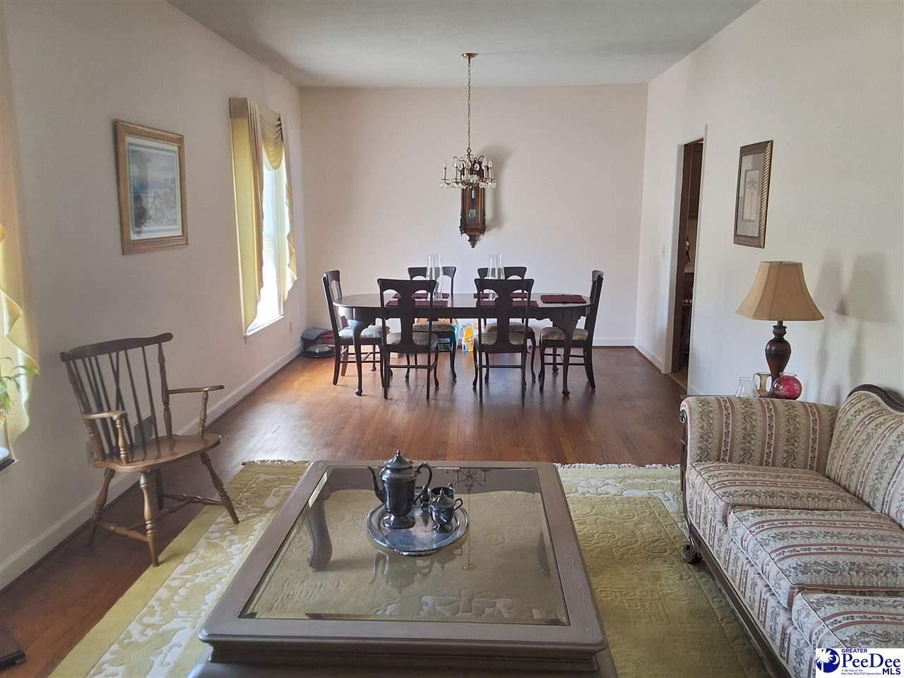 961 Clarendon Ave Photo 7