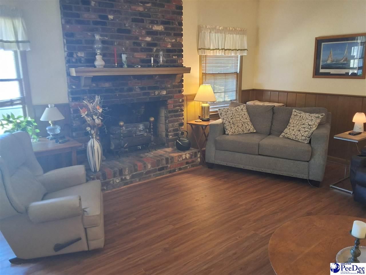 961 Clarendon Ave Photo 8