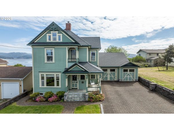 2139 MCPHERSON ST, North Bend, OR 97459