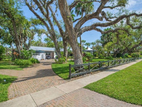 645 Bougainvillea Lane, Vero Beach, FL 32963