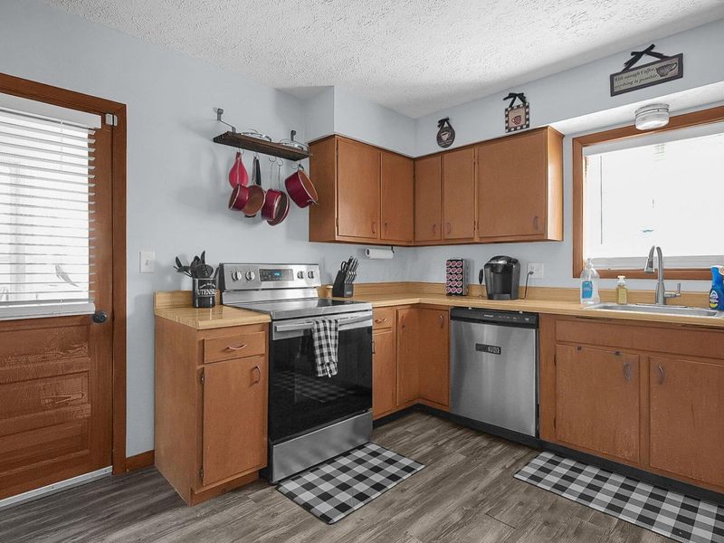 180 W Columbus Street, Pickerington, OH 43147 Photo 11