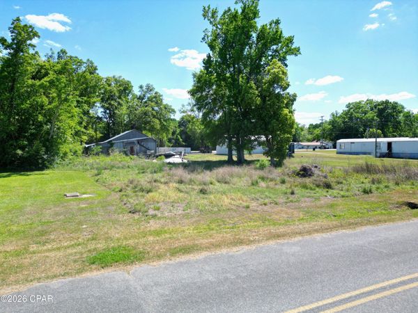 20451 NW Folsom Avenue , Blountstown, FL 32424