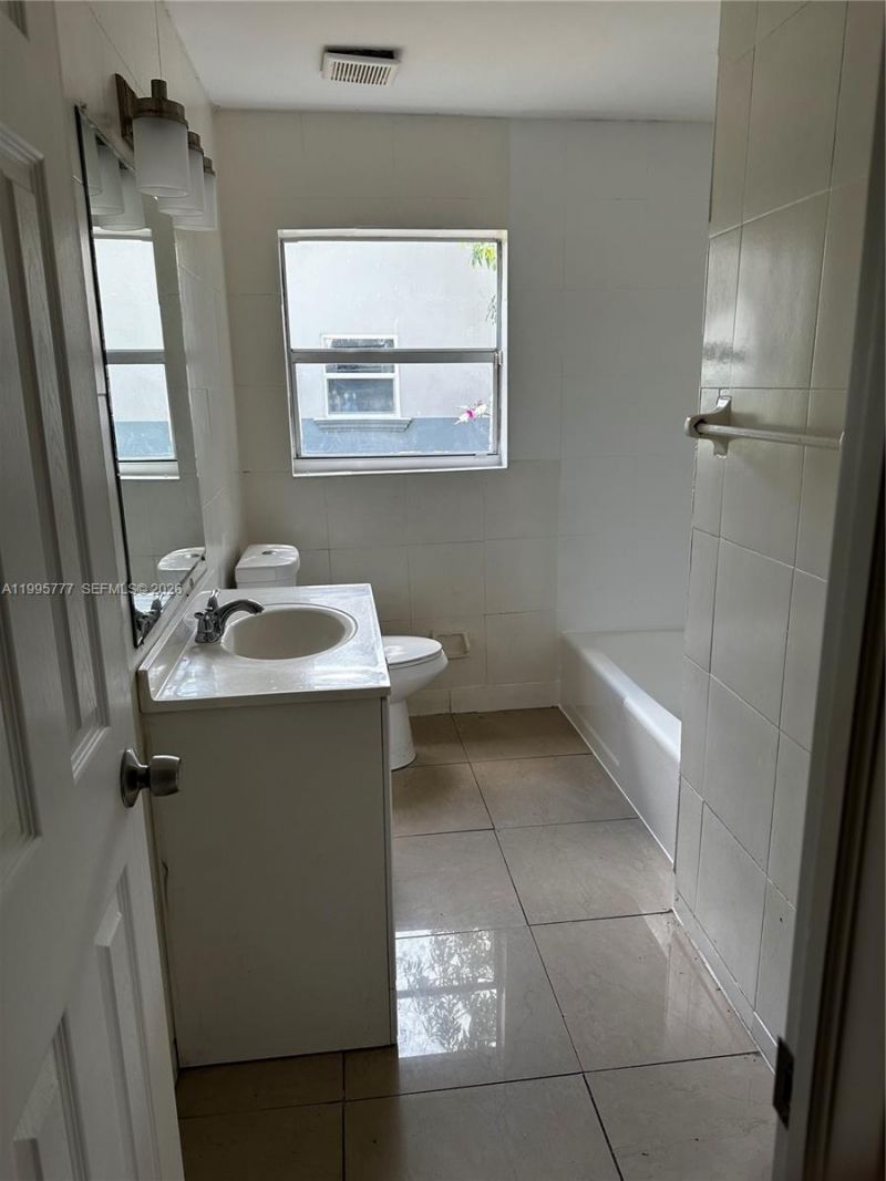 5221 NW 15th Ct, Lauderhill, FL 33313 Photo