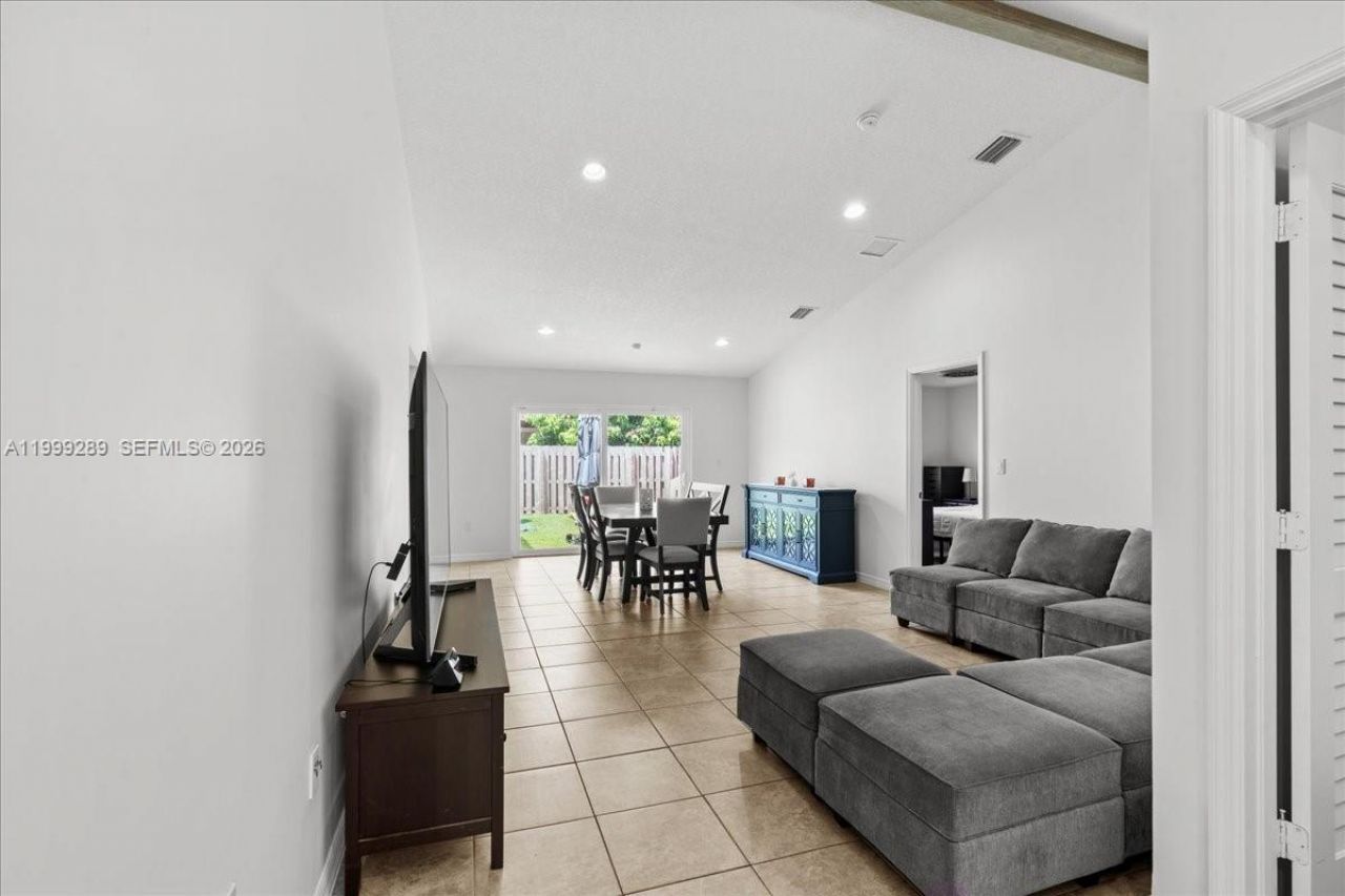 1740 NE 36th Ave , Homestead, FL 33033 Photo