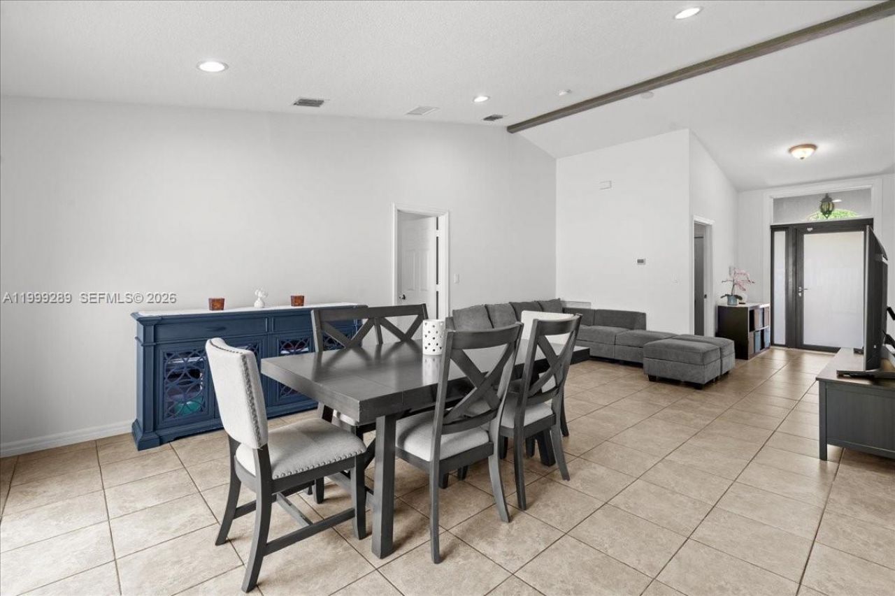 1740 NE 36th Ave , Homestead, FL 33033 Photo