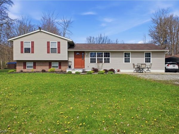 2003 Mahoning Road , Deerfield, OH 44411