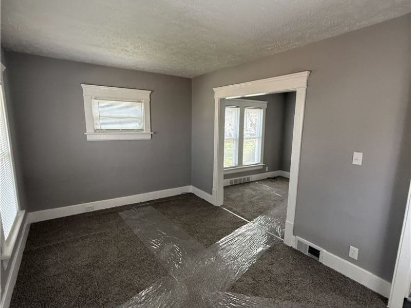 390 Cole Avenue , Akron, OH 44301 Photo 3