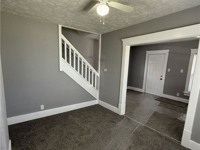 390 Cole Avenue , Akron, OH 44301 Photo 4