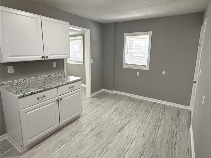 390 Cole Avenue , Akron, OH 44301 Photo 8