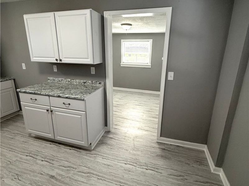 390 Cole Avenue , Akron, OH 44301 Photo 9