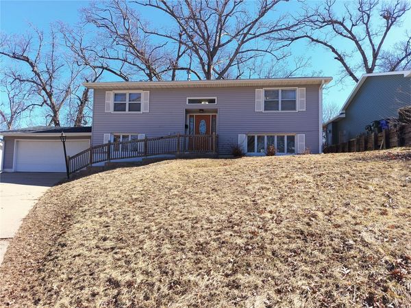 3614 Terrace Hill Drive NE, Cedar Rapids, IA 52402