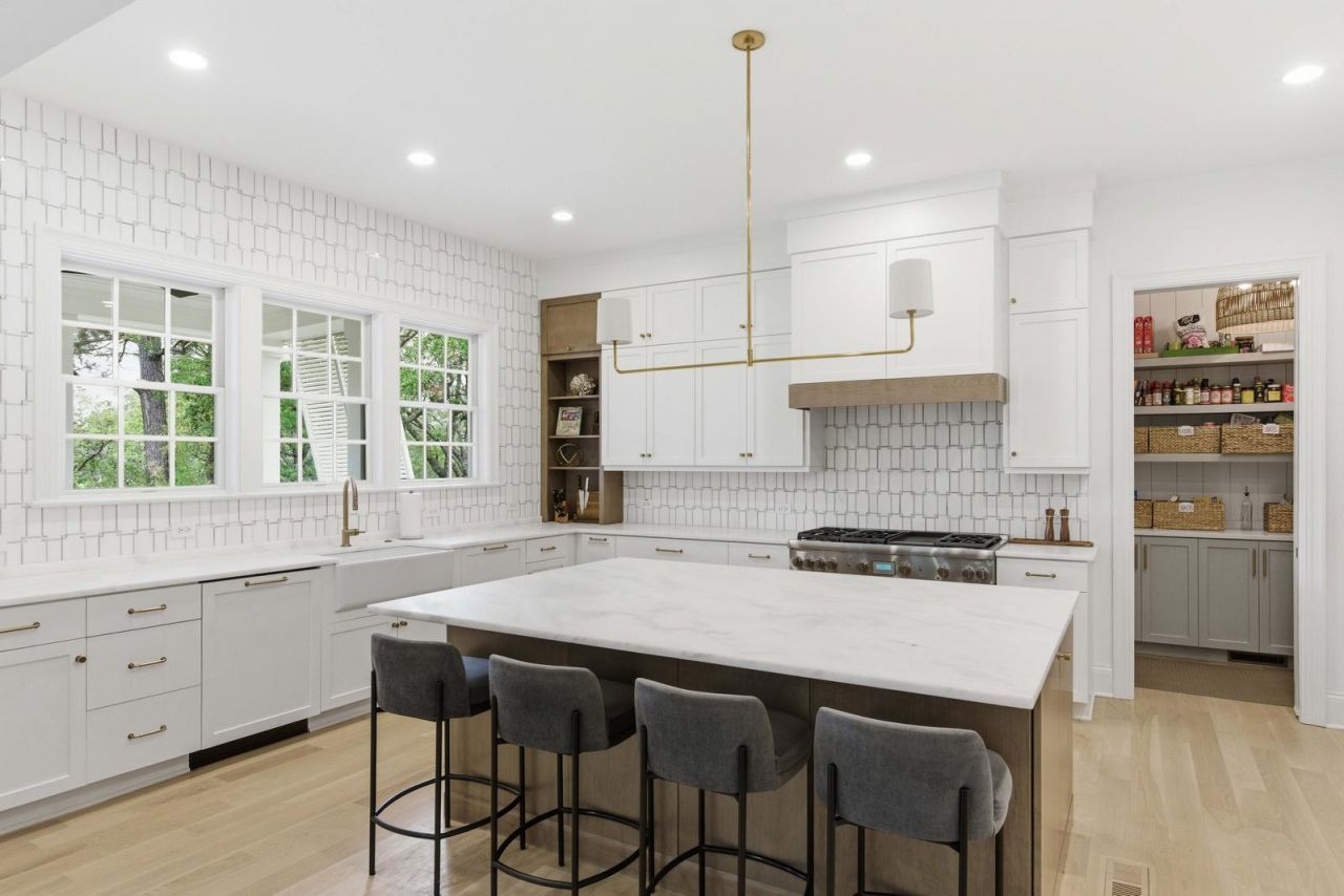 217 King George Street Photo 22