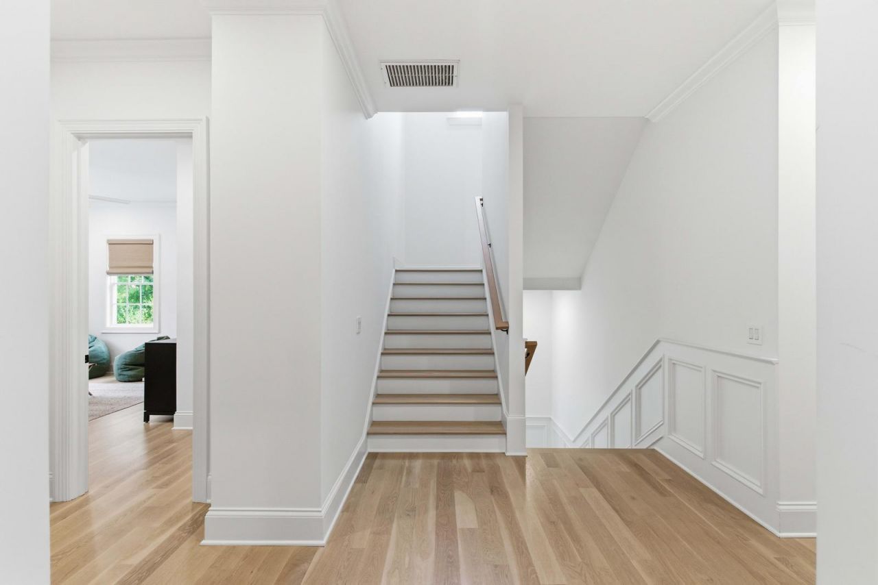 217 King George Street Photo 34