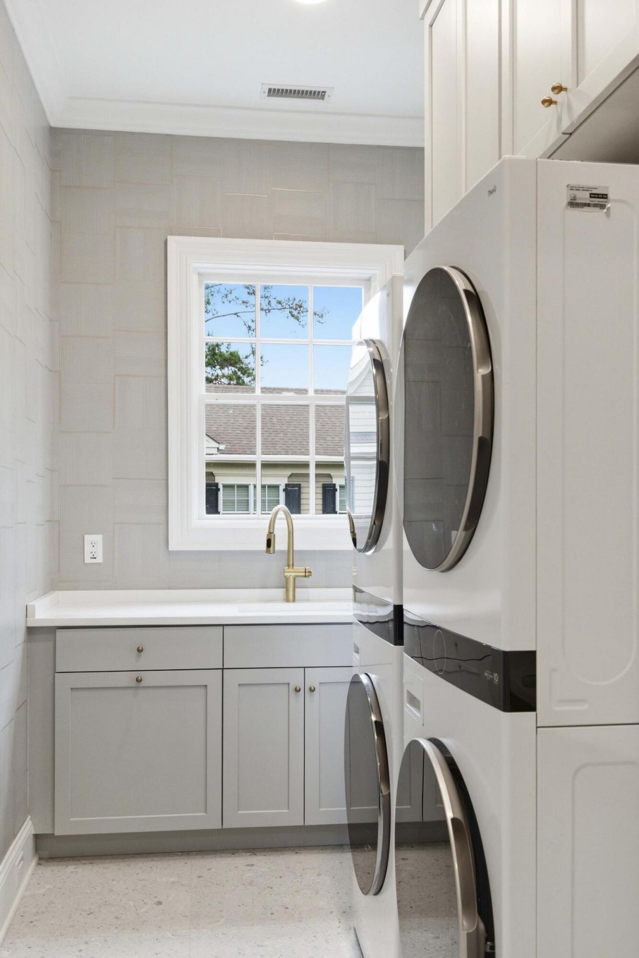 217 King George Street Photo 36