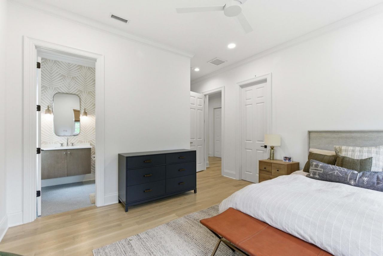 217 King George Street Photo 50