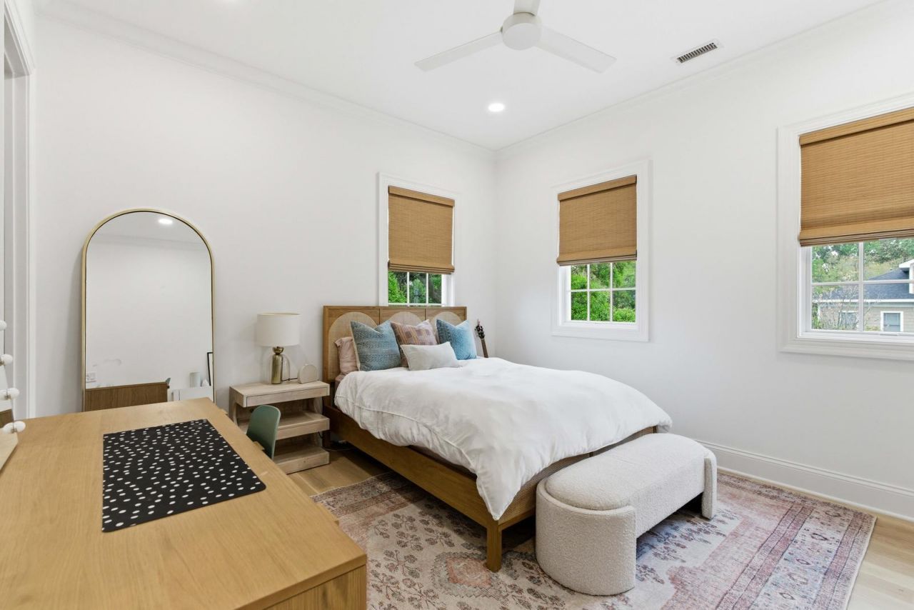 217 King George Street Photo 55