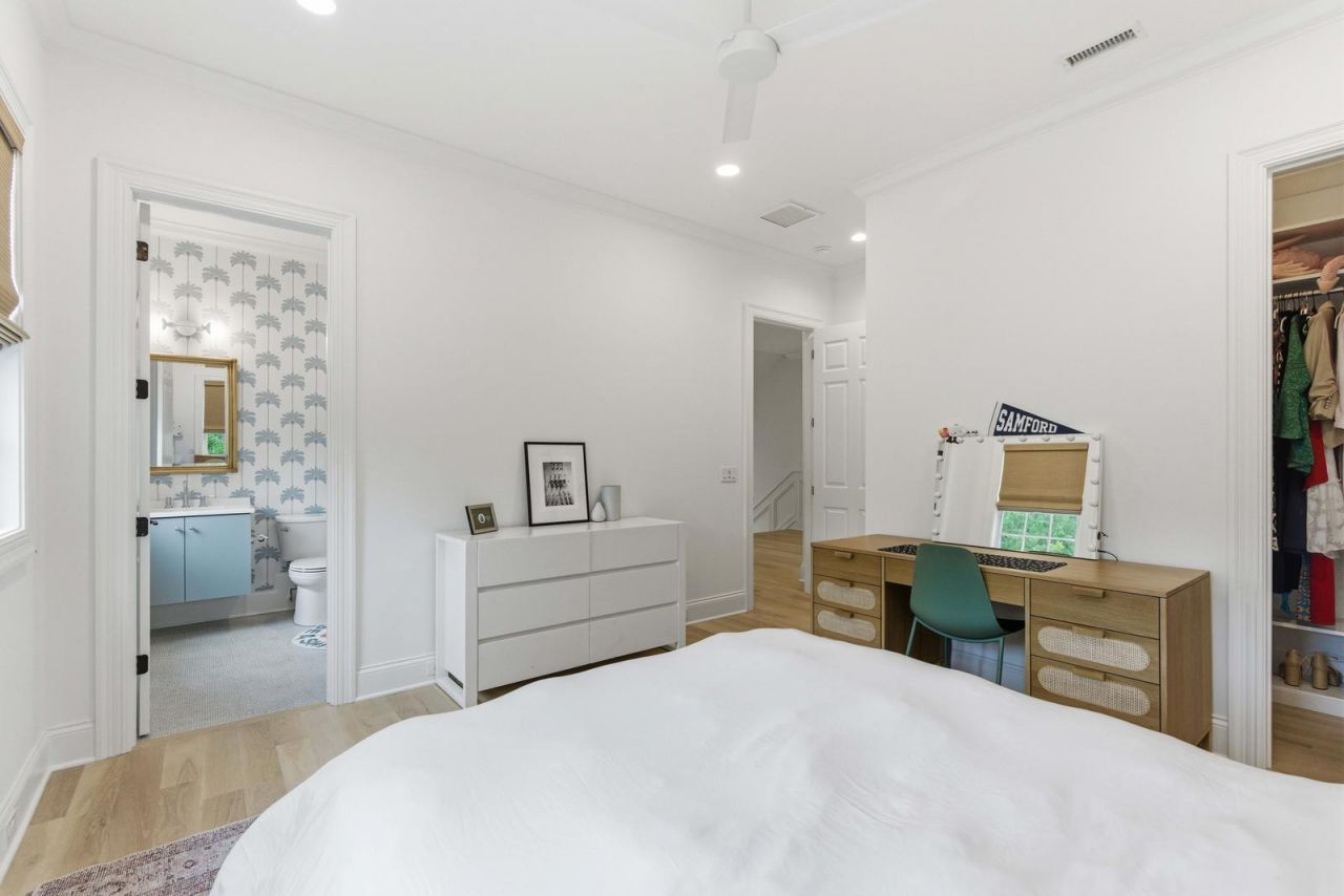 217 King George Street Photo 56