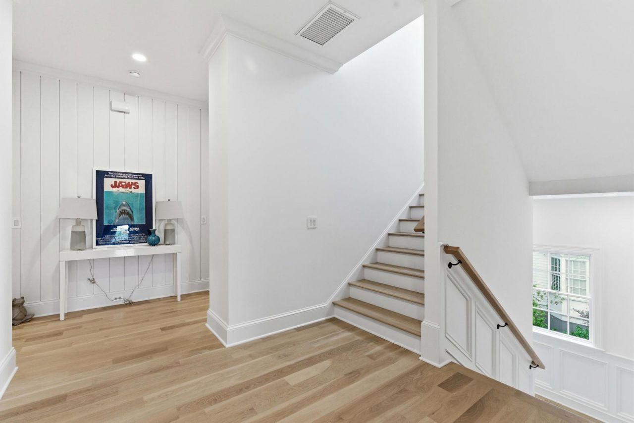 217 King George Street Photo 57