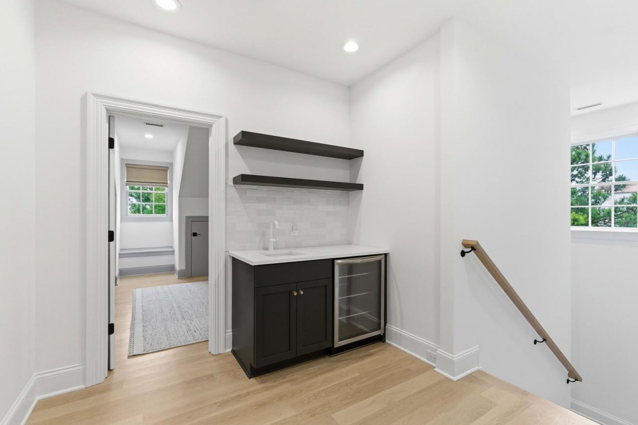 217 King George Street Photo 59