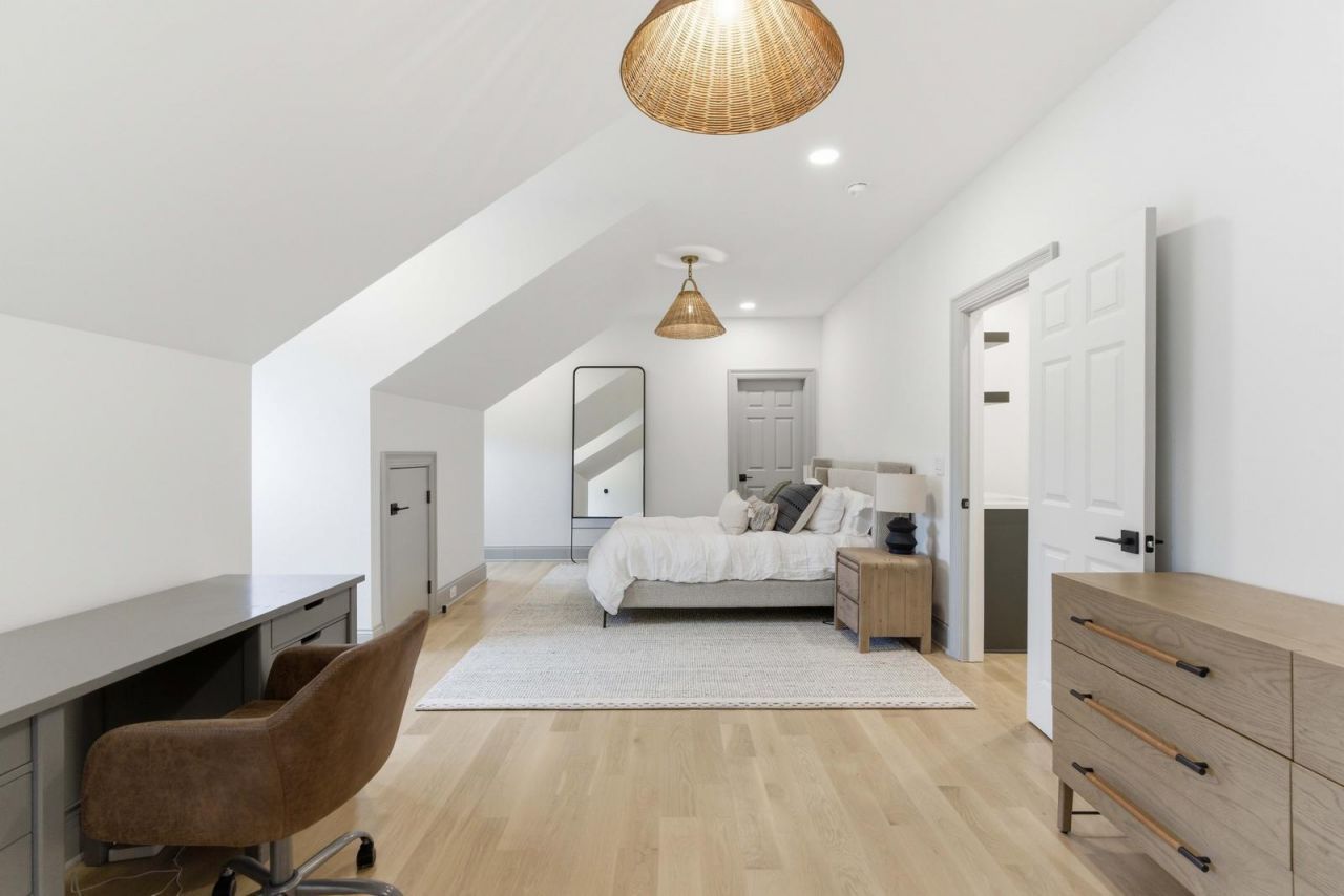 217 King George Street Photo 61