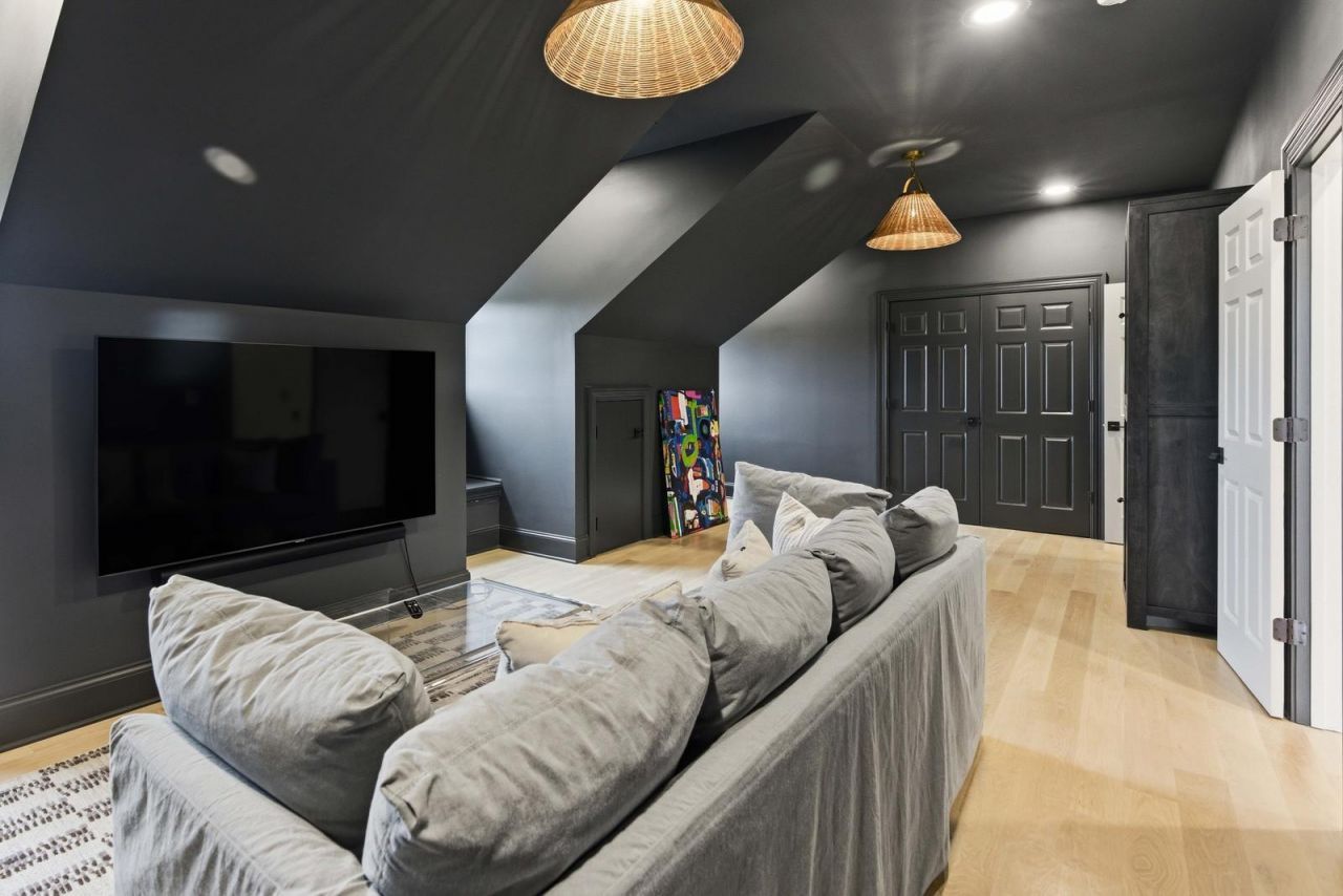 217 King George Street Photo 66