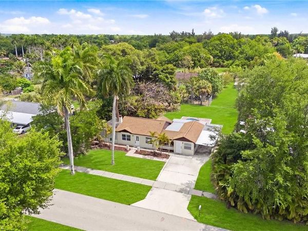 363 New York DR, FORT MYERS, FL 33905